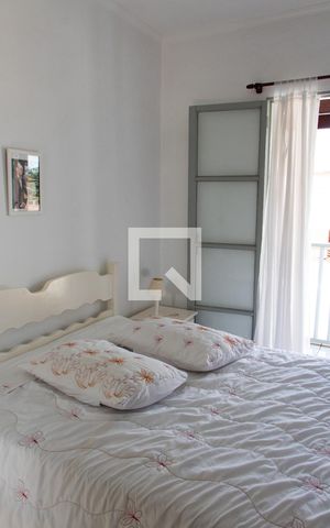 Casa à venda com 300m², 3 quartos e 4 vagasSUITE