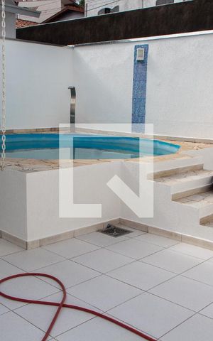 Casa à venda com 300m², 3 quartos e 4 vagasÁREA EXTERNA PISCINA