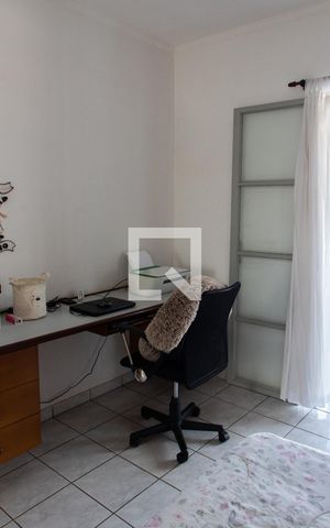 Casa à venda com 300m², 3 quartos e 4 vagasQUARTO 2 PISO SUPERIOR