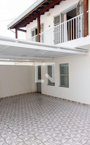 Casa à venda com 300m², 3 quartos e 4 vagasÁREA EXTERNA/GARAGEM PRINCIPAL FRENTE