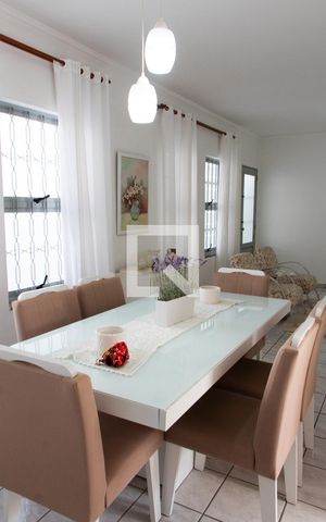 Casa à venda com 300m², 3 quartos e 4 vagasSALA DE JANTAR TÉRREO