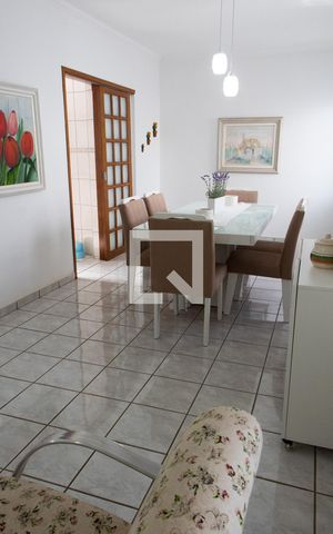 Casa à venda com 300m², 3 quartos e 4 vagasSALA DE JANTAR TÉRREO