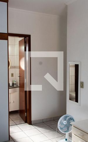 Casa à venda com 300m², 3 quartos e 4 vagasSUITE