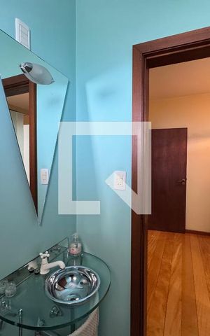 Apartamento à venda com 685m², 6 quartos e 3 vagasCasa2/ Banheiro