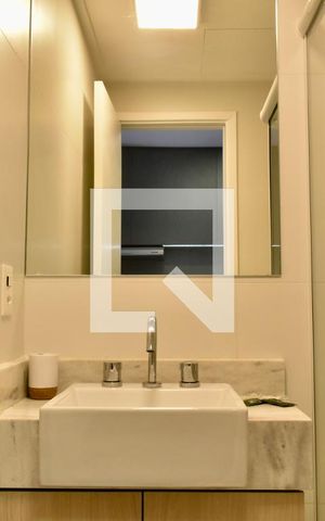 Studio para alugar com 26m², 0 quarto e sem vaga Studio para alugar com 26m², 0 quarto e sem vagaBanheiro/Studio