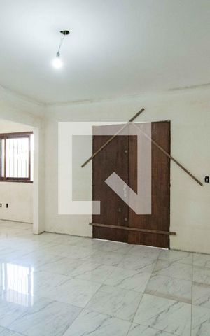 Casa à venda com 400m², 5 quartos e 3 vagas Casa à venda com 400m², 5 quartos e 3 vagasSala