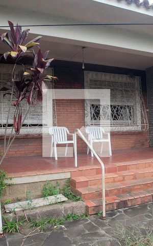 Casa à venda com 260m², 3 quartos e 1 vagaFachada