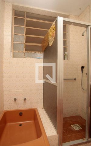 Casa à venda com 260m², 3 quartos e 1 vagaBanheiro
