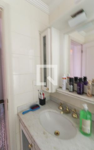 Apartamento à venda com 231m², 3 quartos e 2 vagas Apartamento à venda com 231m², 3 quartos e 2 vagasBanheiro