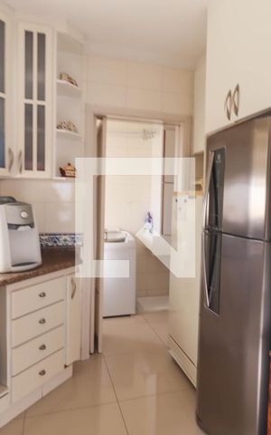 Apartamento à venda com 231m², 3 quartos e 2 vagas Apartamento à venda com 231m², 3 quartos e 2 vagasCozinha