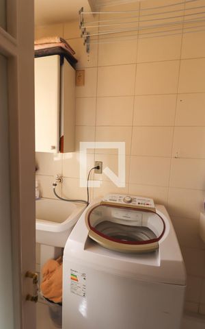 Apartamento à venda com 231m², 3 quartos e 2 vagas Apartamento à venda com 231m², 3 quartos e 2 vagasÁrea de Serviço