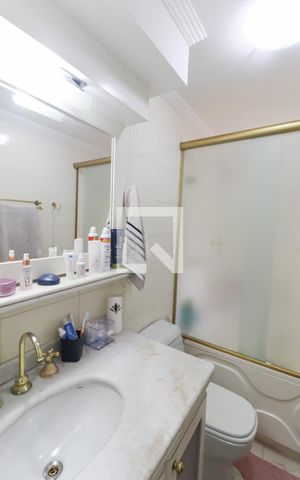 Apartamento à venda com 231m², 3 quartos e 2 vagas Apartamento à venda com 231m², 3 quartos e 2 vagasBanheiro do Quarto 1
