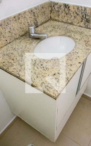 Apartamento à venda com 70m², 2 quartos e 2 vagas Apartamento à venda com 70m², 2 quartos e 2 vagasBanheiro social