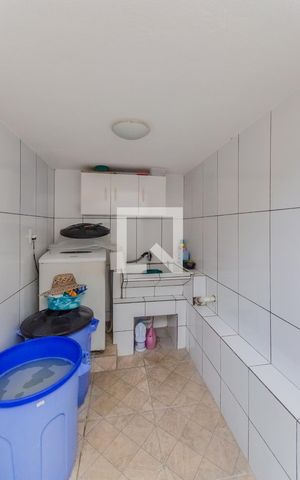 Casa à venda com 178m², 4 quartos e 1 vagaÁrea de Serviço