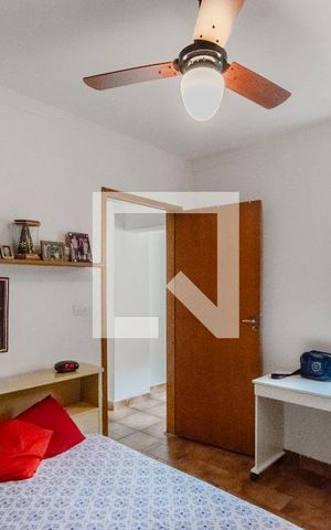 Casa à venda com 178m², 4 quartos e 1 vagaQuarto