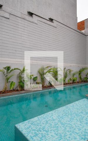 Studio à venda com 26m², 1 quarto e sem vaga Studio à venda com 26m², 1 quarto e sem vagaÁrea Comum - Piscina