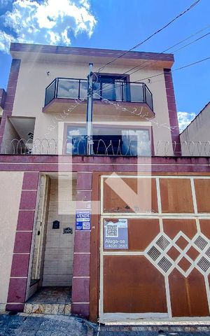 Casa à venda com 260m², 3 quartos e 8 vagasFachada - Plaquinha