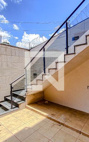 Casa à venda com 260m², 3 quartos e 8 vagasEntrada