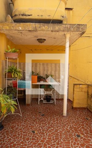 Casa à venda com 150m², 3 quartos e 1 vaga Casa à venda com 150m², 3 quartos e 1 vagaQuintal