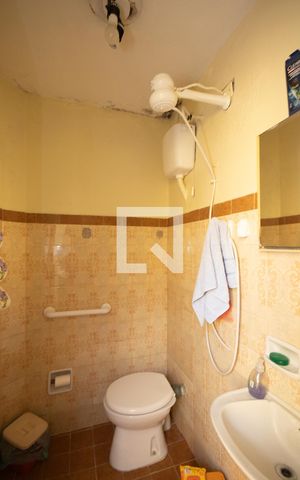 Casa à venda com 150m², 3 quartos e 1 vaga Casa à venda com 150m², 3 quartos e 1 vagaBanheiro 2