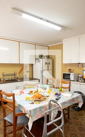 Casa à venda com 150m², 3 quartos e 1 vaga Casa à venda com 150m², 3 quartos e 1 vagaCozinha