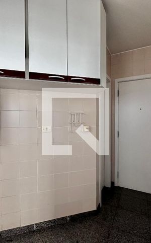 Apartamento à venda com 172m², 3 quartos e 2 vagas Apartamento à venda com 172m², 3 quartos e 2 vagasÁrea de Serviço
