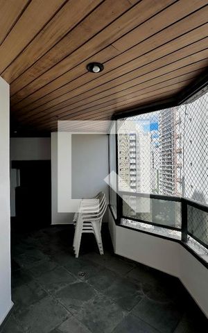 Apartamento à venda com 172m², 3 quartos e 2 vagas Apartamento à venda com 172m², 3 quartos e 2 vagasSacada