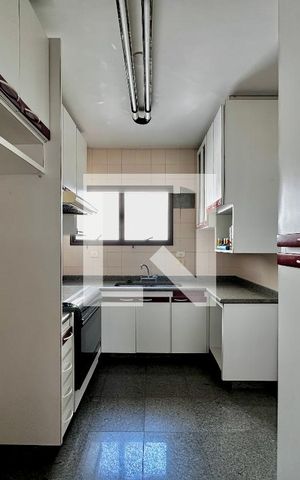 Apartamento à venda com 172m², 3 quartos e 2 vagas Apartamento à venda com 172m², 3 quartos e 2 vagasCozinha