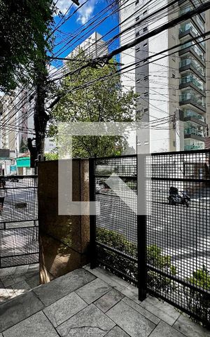 Apartamento à venda com 172m², 3 quartos e 2 vagas Apartamento à venda com 172m², 3 quartos e 2 vagasEntrada
