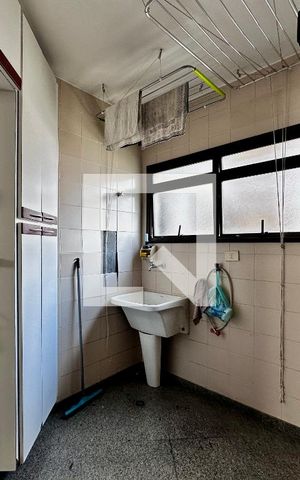 Apartamento à venda com 172m², 3 quartos e 2 vagas Apartamento à venda com 172m², 3 quartos e 2 vagasÁrea de Serviço