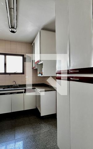 Apartamento à venda com 172m², 3 quartos e 2 vagas Apartamento à venda com 172m², 3 quartos e 2 vagasCozinha