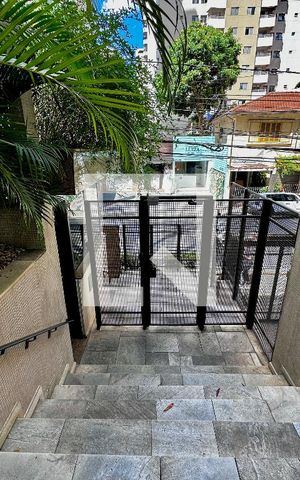 Apartamento à venda com 172m², 3 quartos e 2 vagas Apartamento à venda com 172m², 3 quartos e 2 vagasEntrada