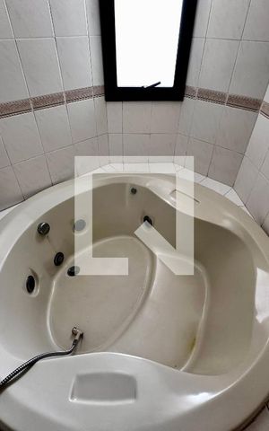 Apartamento à venda com 172m², 3 quartos e 2 vagas Apartamento à venda com 172m², 3 quartos e 2 vagasBanheiro Suíte