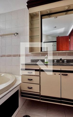 Apartamento à venda com 172m², 3 quartos e 2 vagas Apartamento à venda com 172m², 3 quartos e 2 vagasBanheiro Suíte