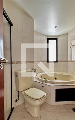 Apartamento à venda com 172m², 3 quartos e 2 vagas Apartamento à venda com 172m², 3 quartos e 2 vagasBanheiro Suíte