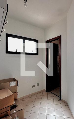 Apartamento à venda com 172m², 3 quartos e 2 vagas Apartamento à venda com 172m², 3 quartos e 2 vagasQuarto de Serviço