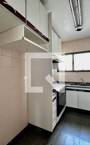 Apartamento à venda com 172m², 3 quartos e 2 vagas Apartamento à venda com 172m², 3 quartos e 2 vagasCozinha