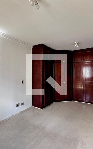 Apartamento à venda com 172m², 3 quartos e 2 vagas Apartamento à venda com 172m², 3 quartos e 2 vagasSuíte