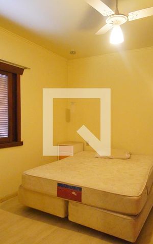 Casa à venda com 360m², 3 quartos e 2 vagas Casa à venda com 360m², 3 quartos e 2 vagasSuíte