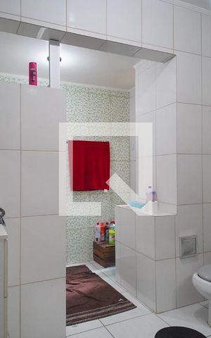 Casa à venda com 360m², 3 quartos e 2 vagas Casa à venda com 360m², 3 quartos e 2 vagasBanheiro