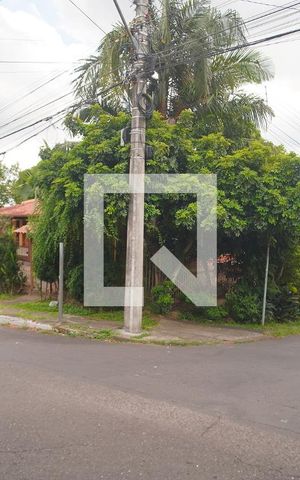 Casa à venda com 360m², 3 quartos e 2 vagas Casa à venda com 360m², 3 quartos e 2 vagasFachada