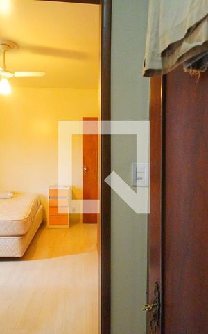 Casa à venda com 360m², 3 quartos e 2 vagas Casa à venda com 360m², 3 quartos e 2 vagasCloset da suíte