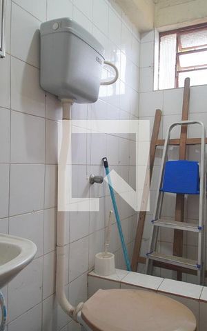Casa à venda com 360m², 3 quartos e 2 vagas Casa à venda com 360m², 3 quartos e 2 vagasBanheiro 2