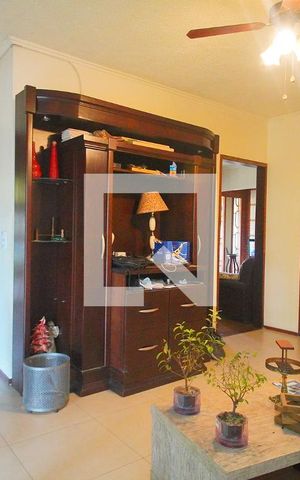 Casa à venda com 360m², 3 quartos e 2 vagas Casa à venda com 360m², 3 quartos e 2 vagasSala