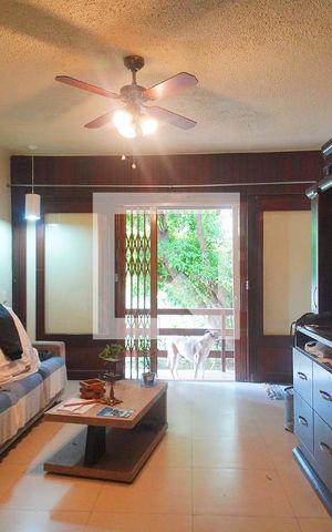 Casa à venda com 360m², 3 quartos e 2 vagas Casa à venda com 360m², 3 quartos e 2 vagasSala