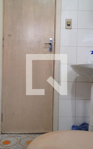 Casa à venda com 360m², 3 quartos e 2 vagas Casa à venda com 360m², 3 quartos e 2 vagasBanheiro 2