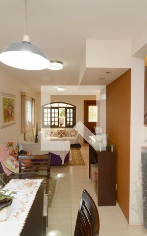Casa de condomínio para alugar com 140m², 3 quartos e 2 vagasSala