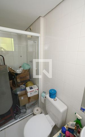 Casa de condomínio para alugar com 140m², 3 quartos e 2 vagasBanheiro