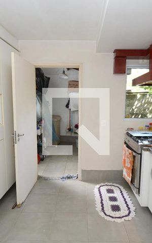 Casa de condomínio para alugar com 140m², 3 quartos e 2 vagasCozinha