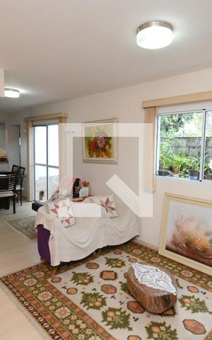 Casa de condomínio para alugar com 140m², 3 quartos e 2 vagasSala